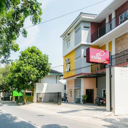 Reddoorz Syariah Near Purwosari Train Station Hotel Surakarta  Luaran gambar